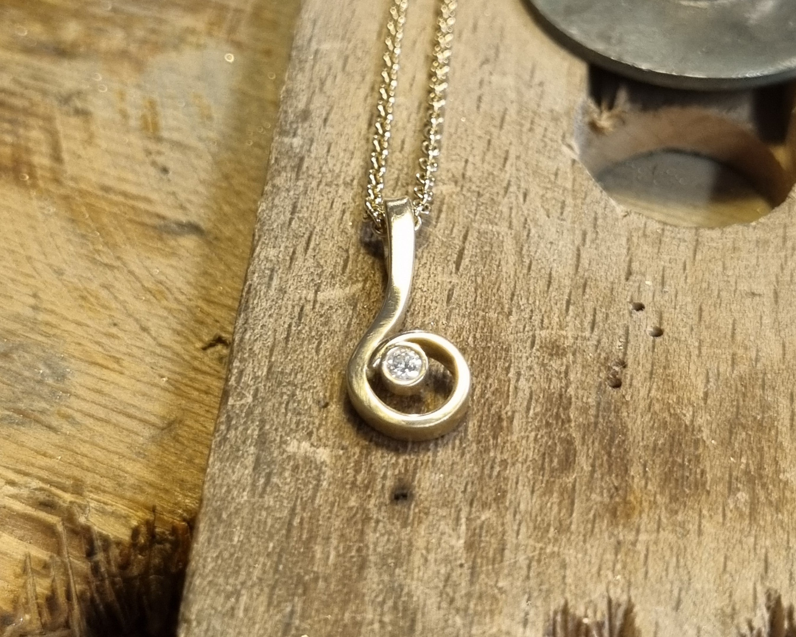 Guld vedhæng